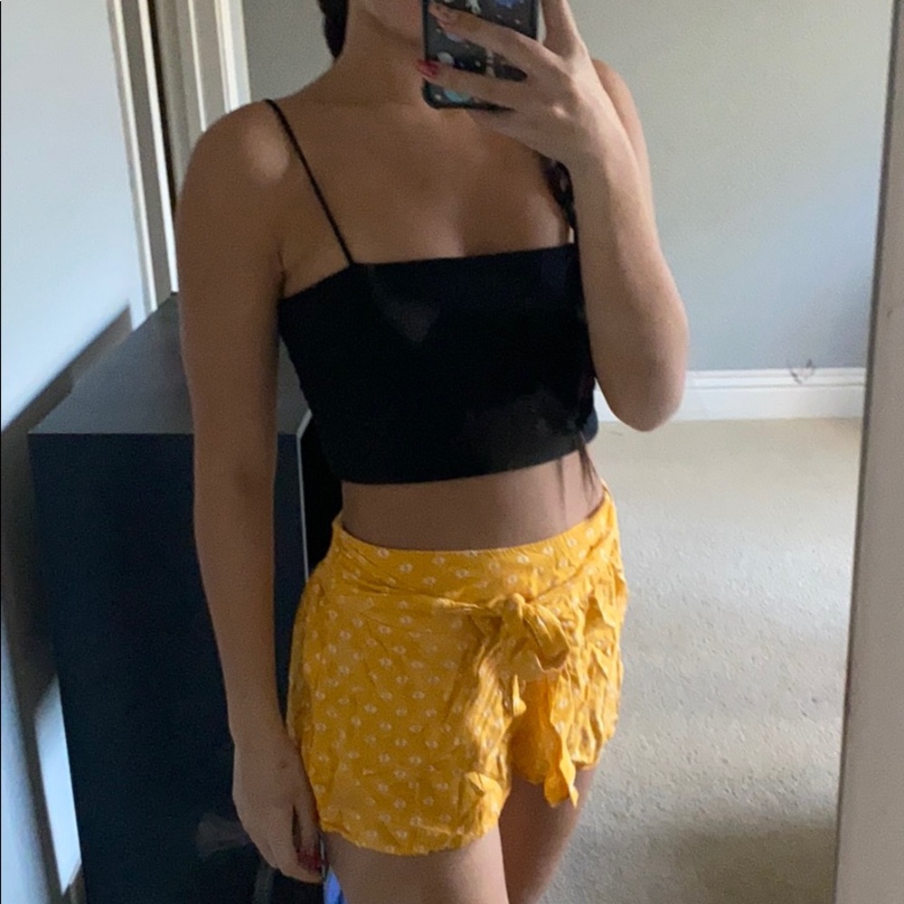 White and Yellow Floral Flowy Shorts💛